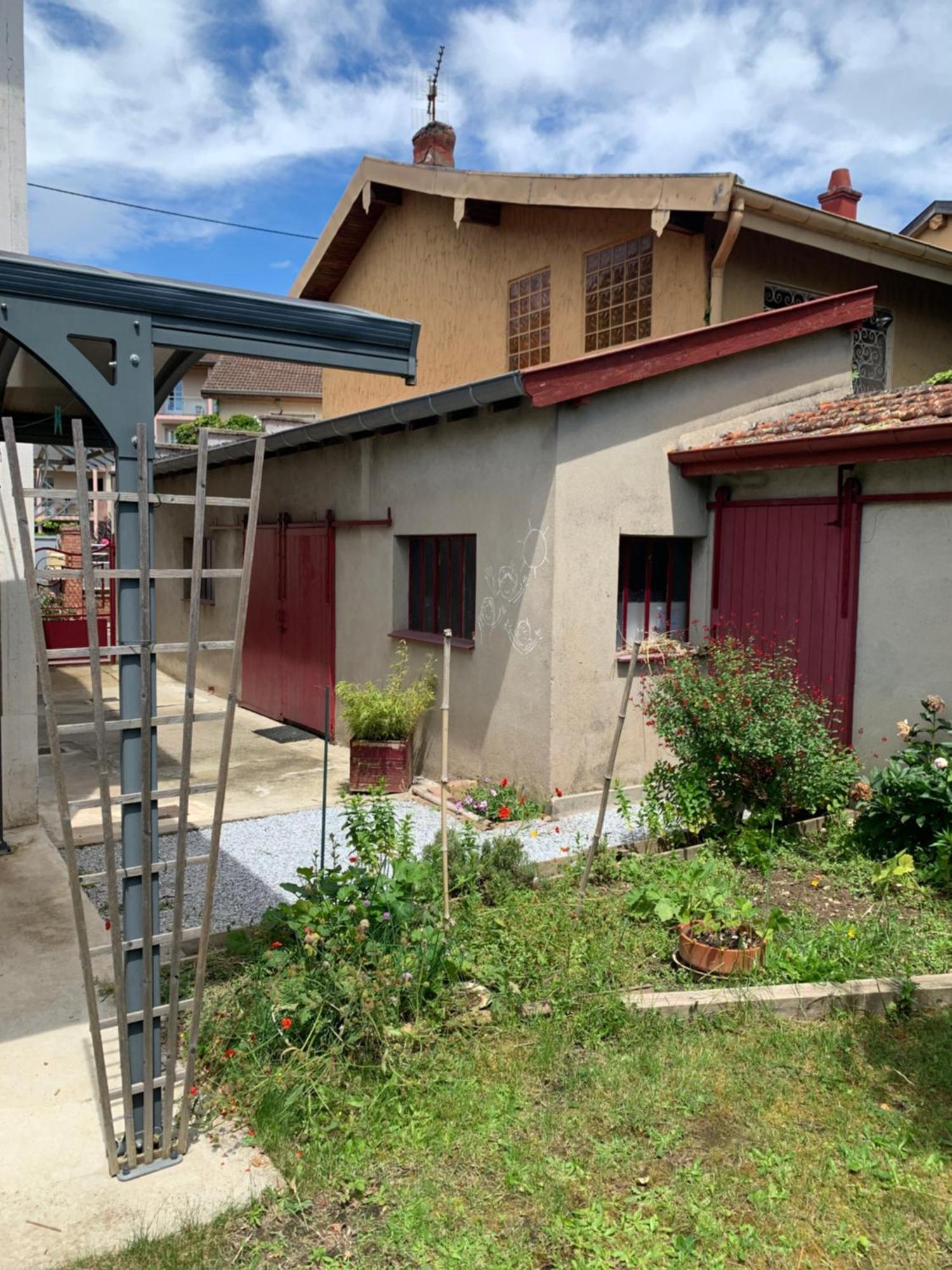 Ibis Rouge Villa Villars-les-Dombes Exterior photo